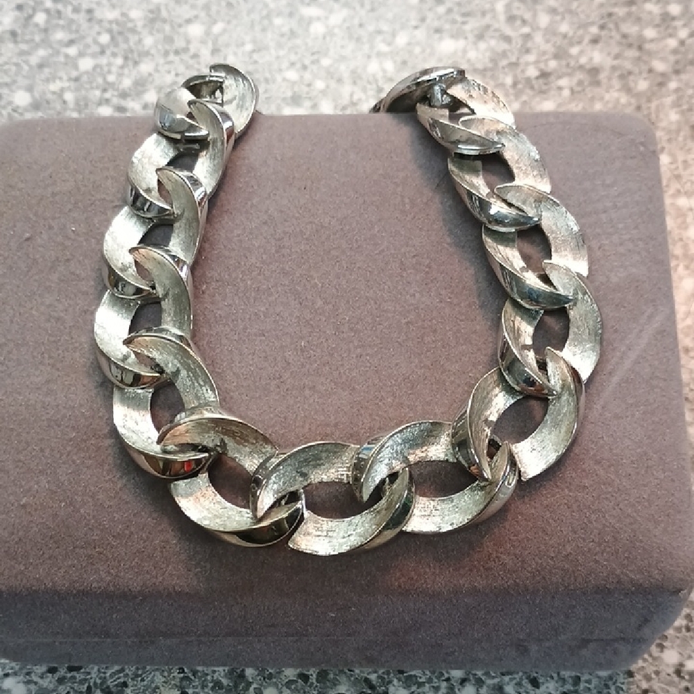 Elegant Silver Chain Necklace